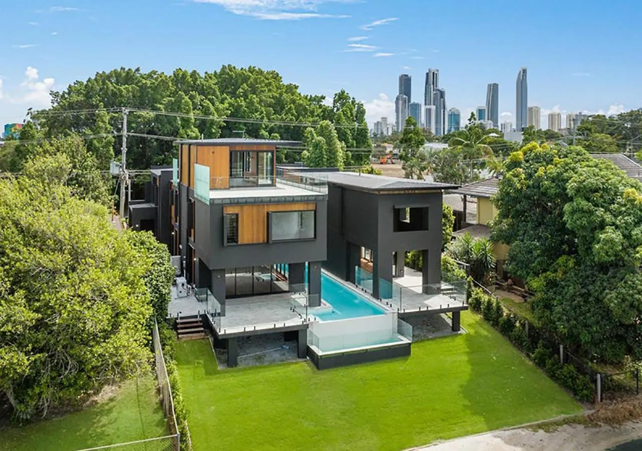 Brand New Modern 8 Bedroom Villa In City Centre - Heated Modern Infinity Pool Gold Coast 0*,  Australia