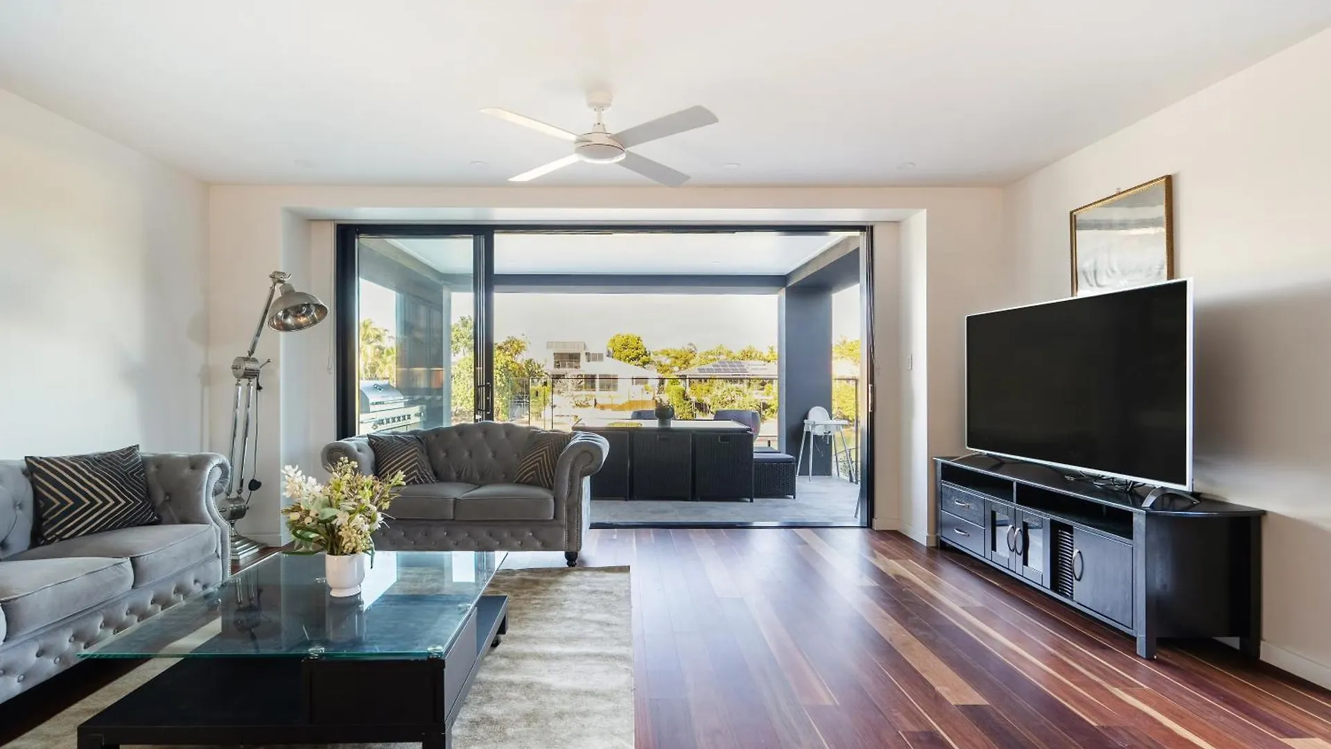 Brand New Modern 8 Bedroom Villa In City Centre - Heated Modern Infinity Pool Gold Coast Australia