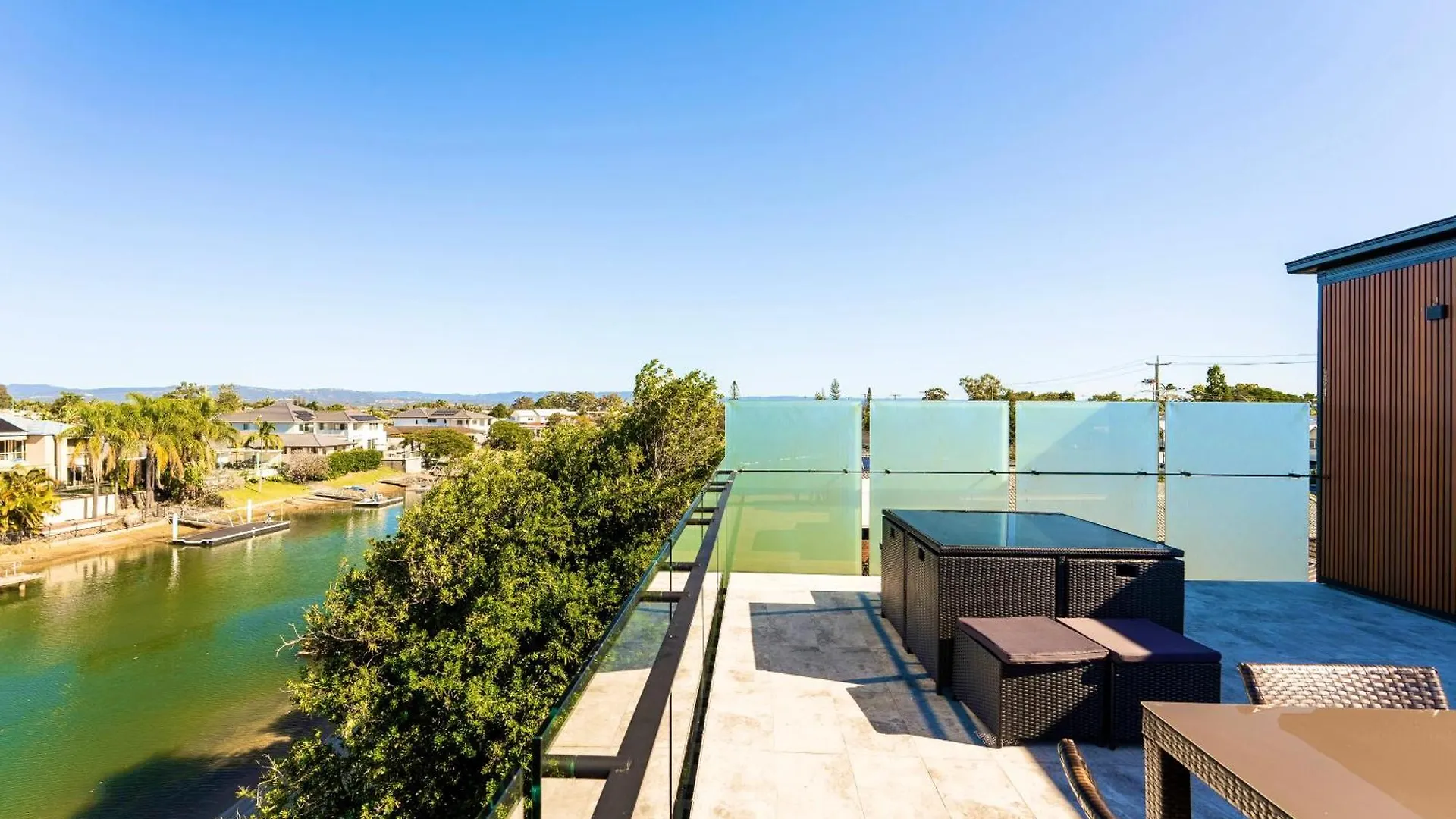 Brand New Modern 8 Bedroom Villa In City Centre - Heated Modern Infinity Pool Gold Coast 0*,